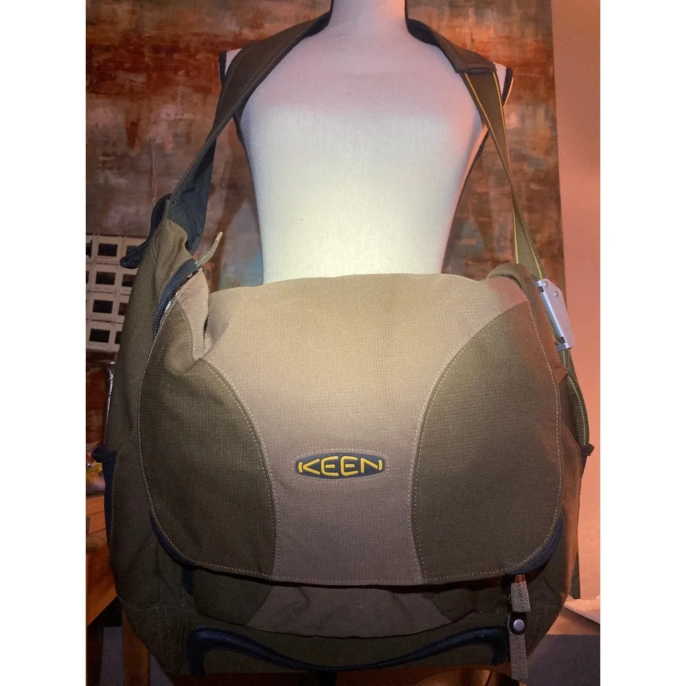 KEEN Mens Messenger Bag Olive Tan Canvas‎ Ripstop Laptop Commuter Shoulder Bag